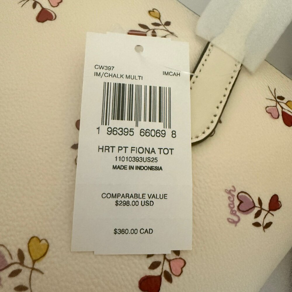 coach Fiona Zip Tote Bag With Heart Print cw397 - Picture 6 of 6
